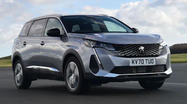 Peugeot 5008 front corner tracking