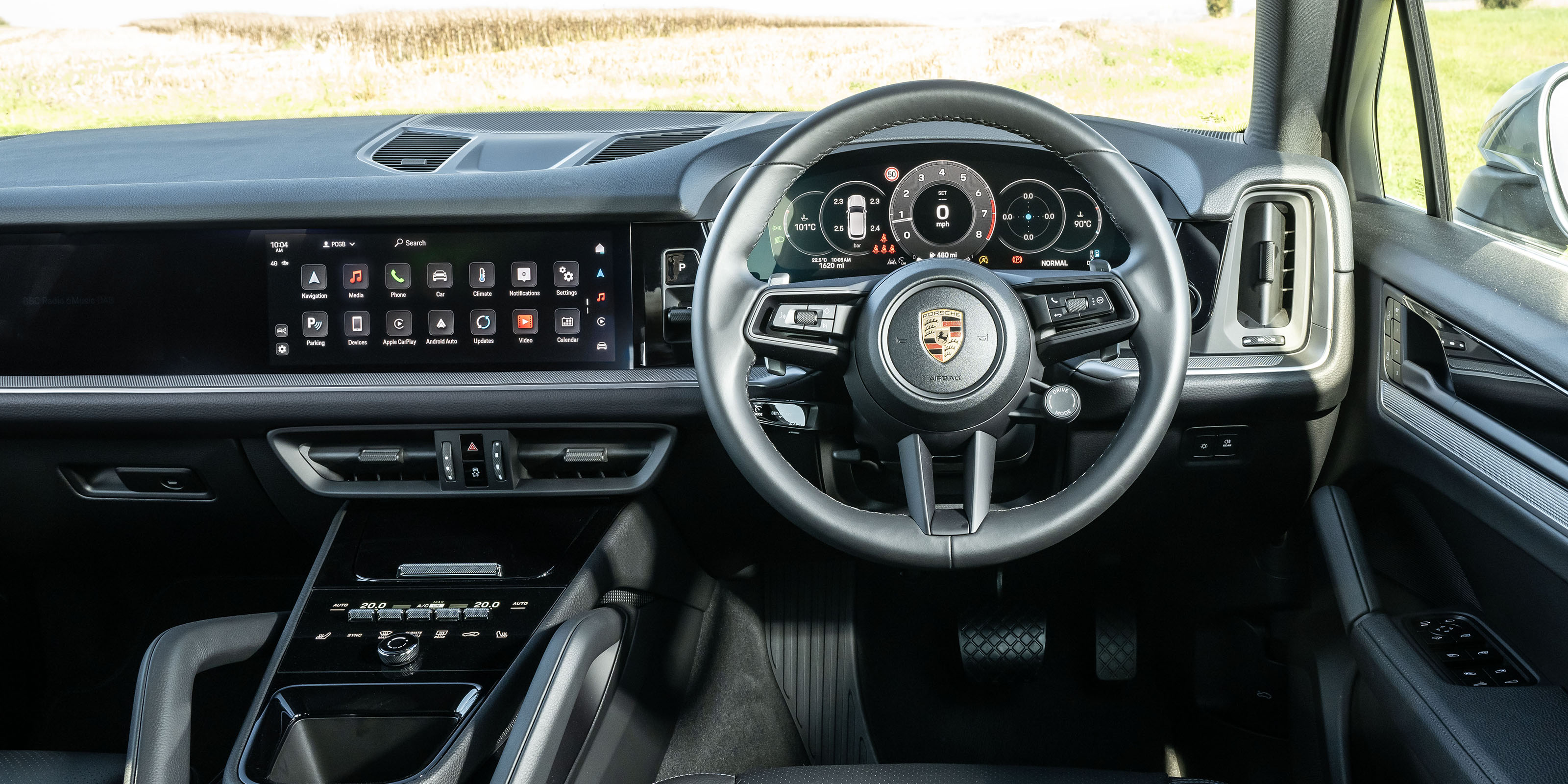 Porsche Cayenne dashboard 