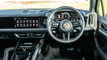 Porsche Cayenne dashboard