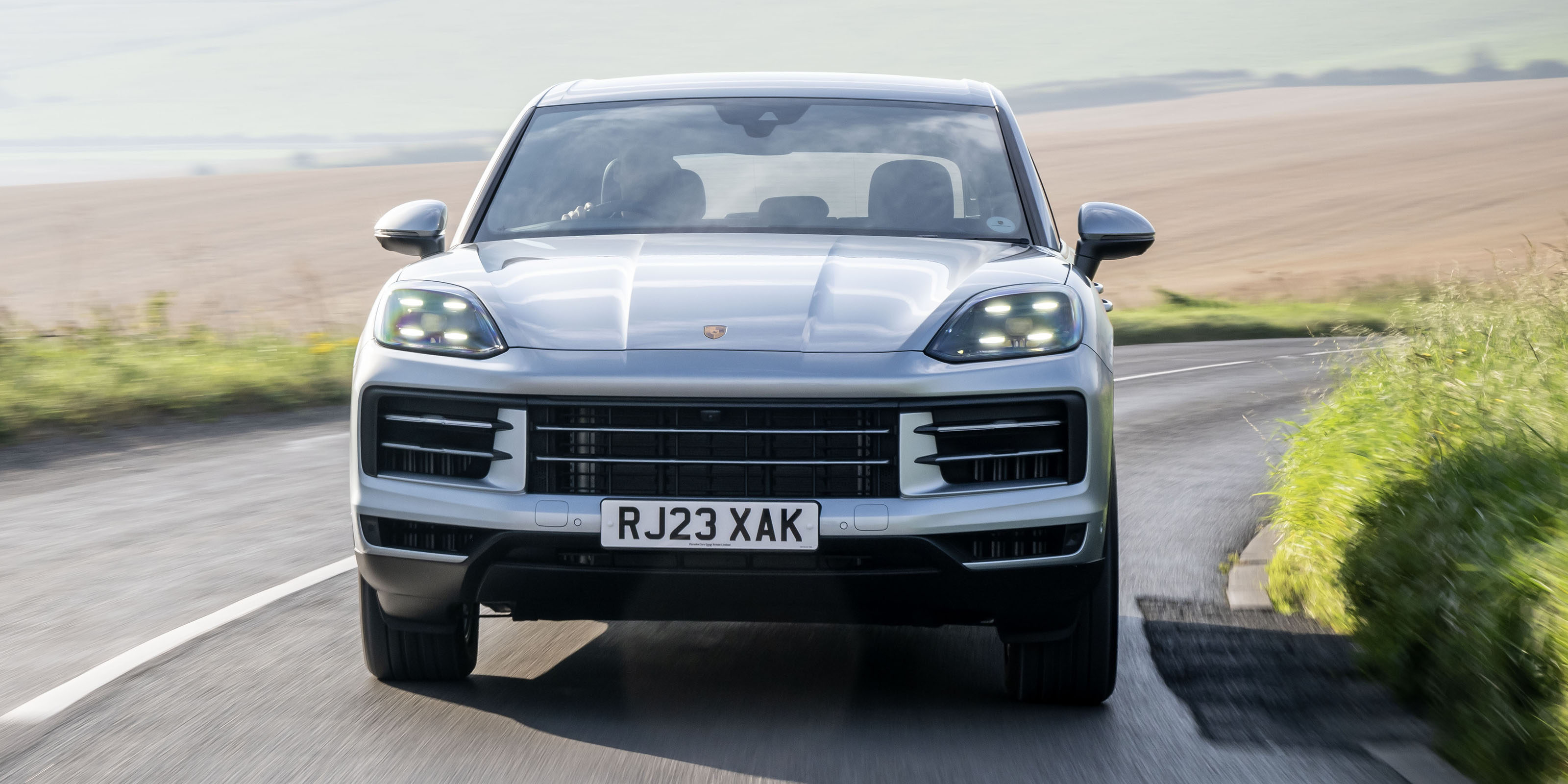 Porsche Cayenne front full width