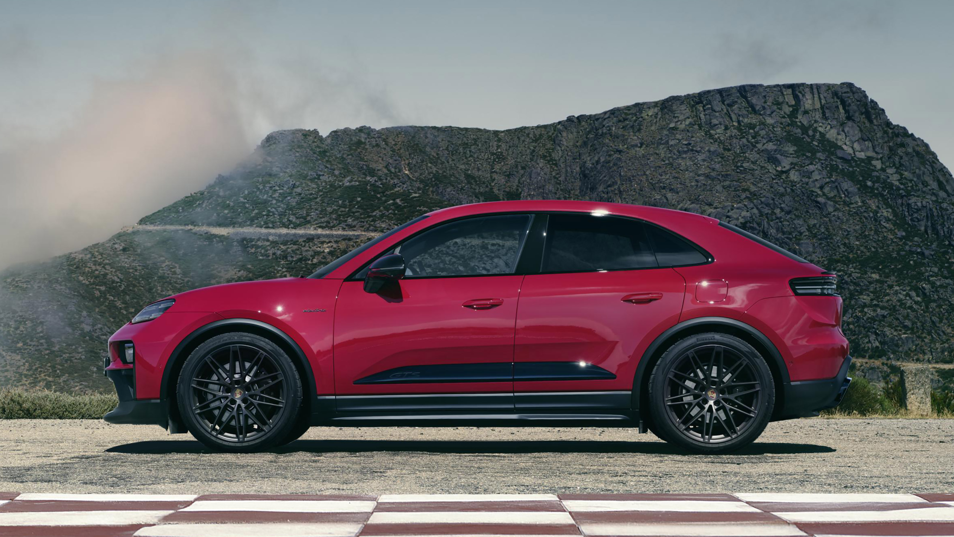 Porsche Macan Electric GTS - side static
