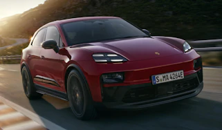 Porsche Macan Electric GTS - front action