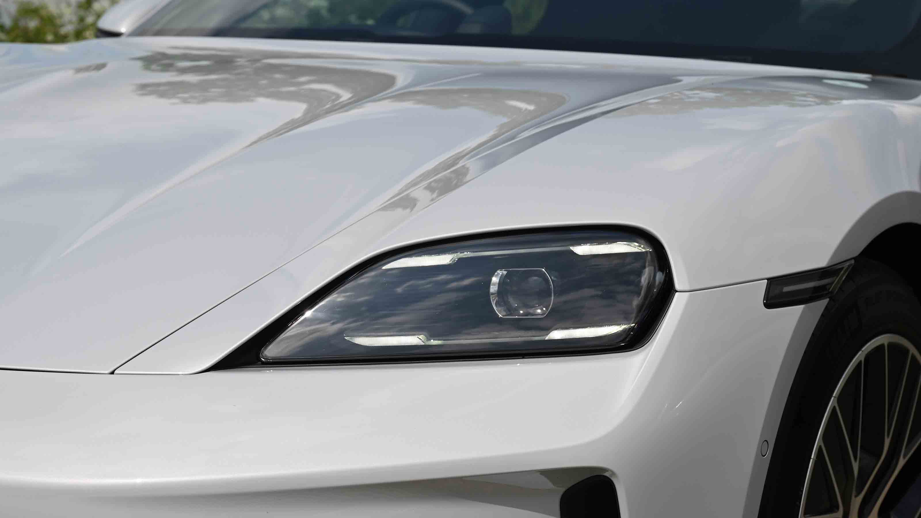 Porsche Taycan - head light detail