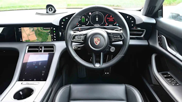 Porsche Taycan - dashboard