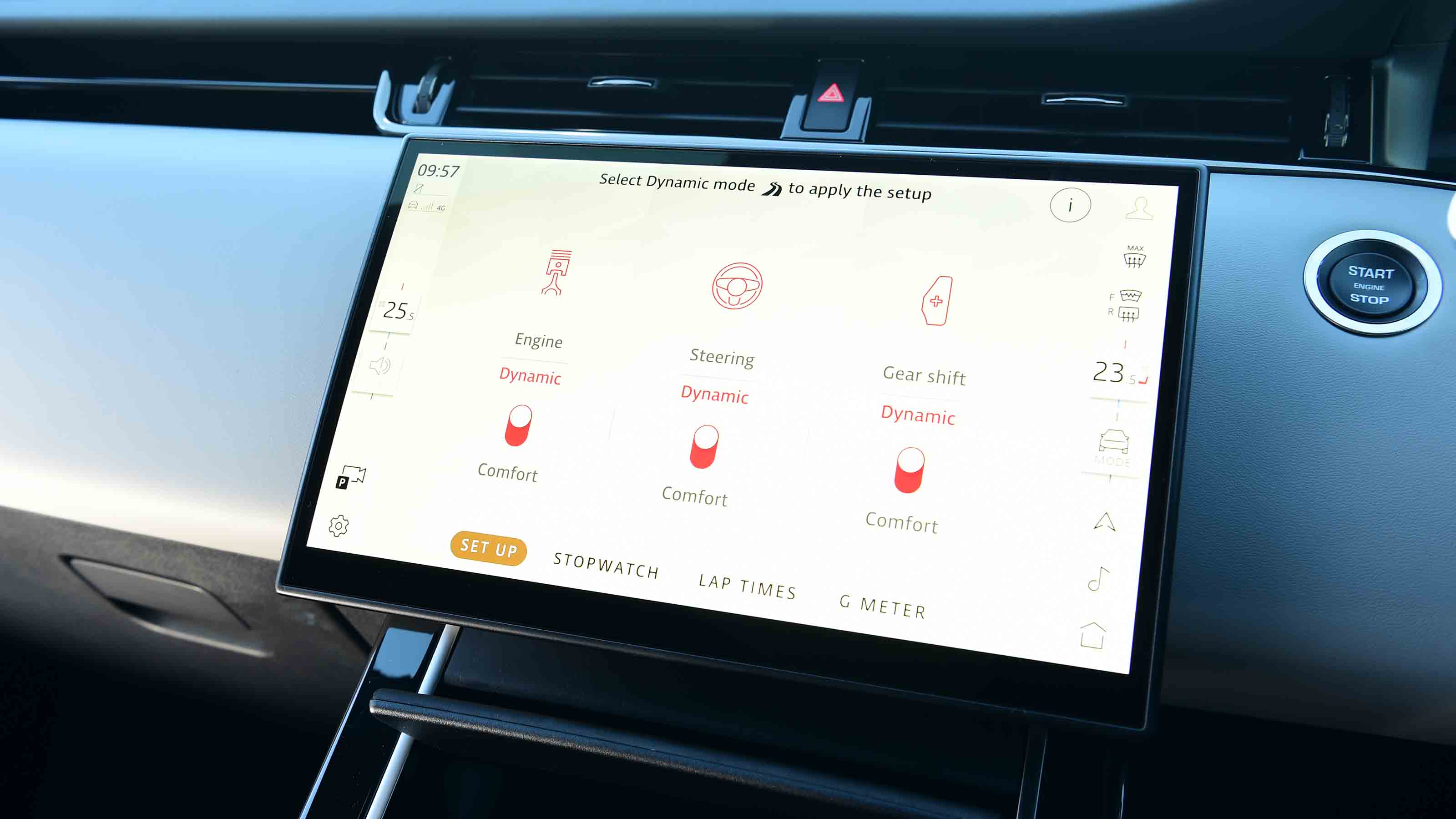 Range Rover Evoque P300e Autobiography - configurable drive mode screen