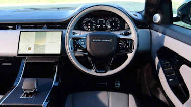 Range Rover Evoque P300e Autobiography - dashboard
