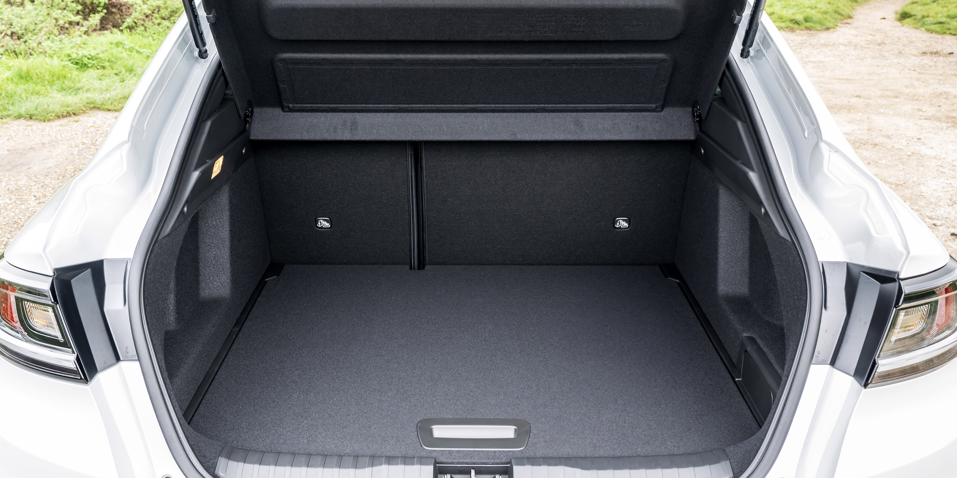 Renault Arkana boot seats up