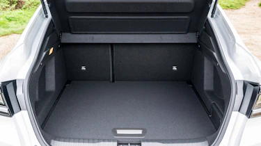 Renault Arkana boot seats up