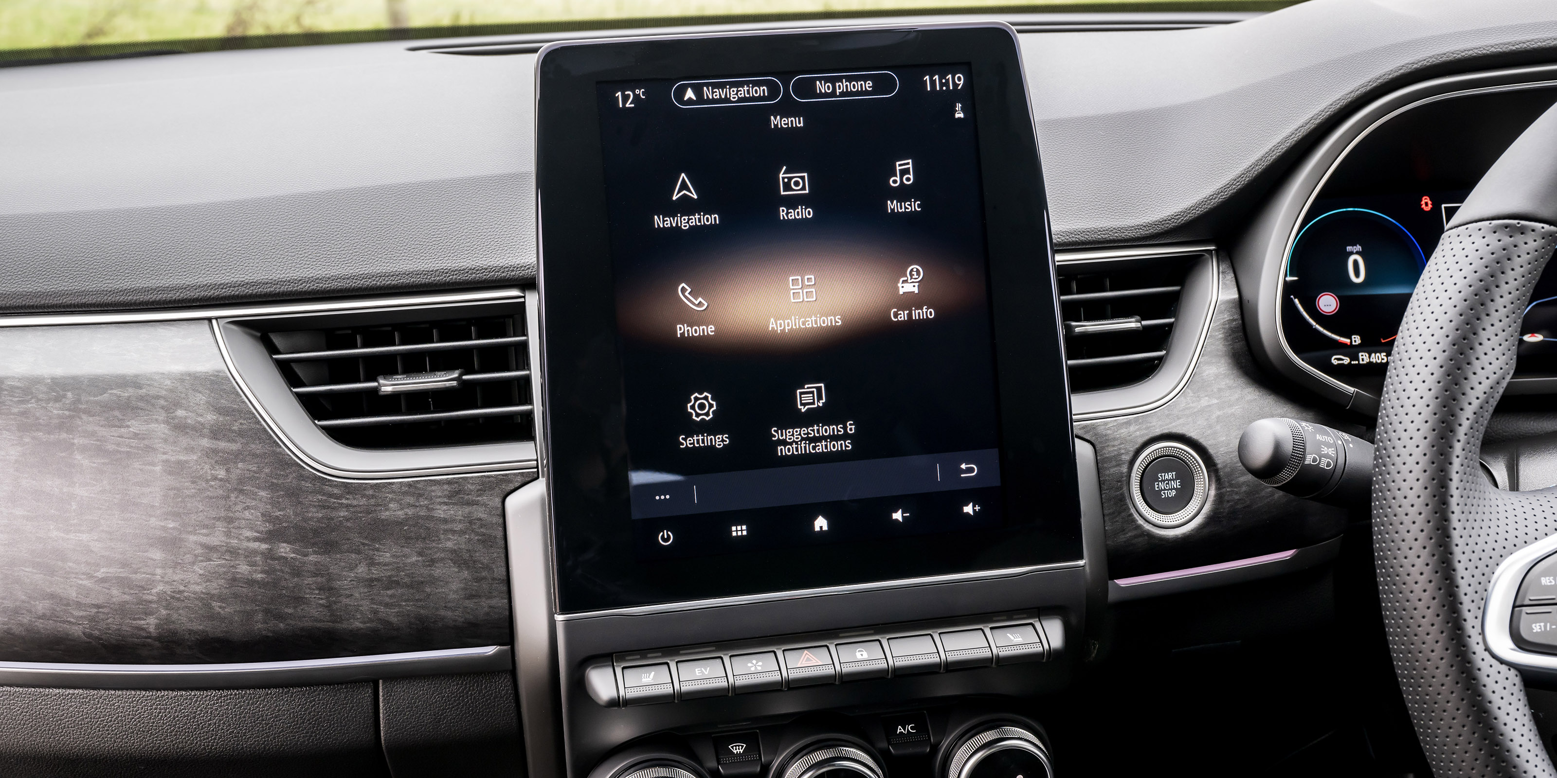 Renault Arkana infotainment touch screen