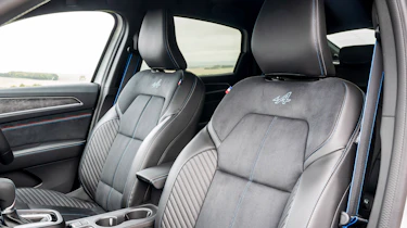 Renault Arkana front seats