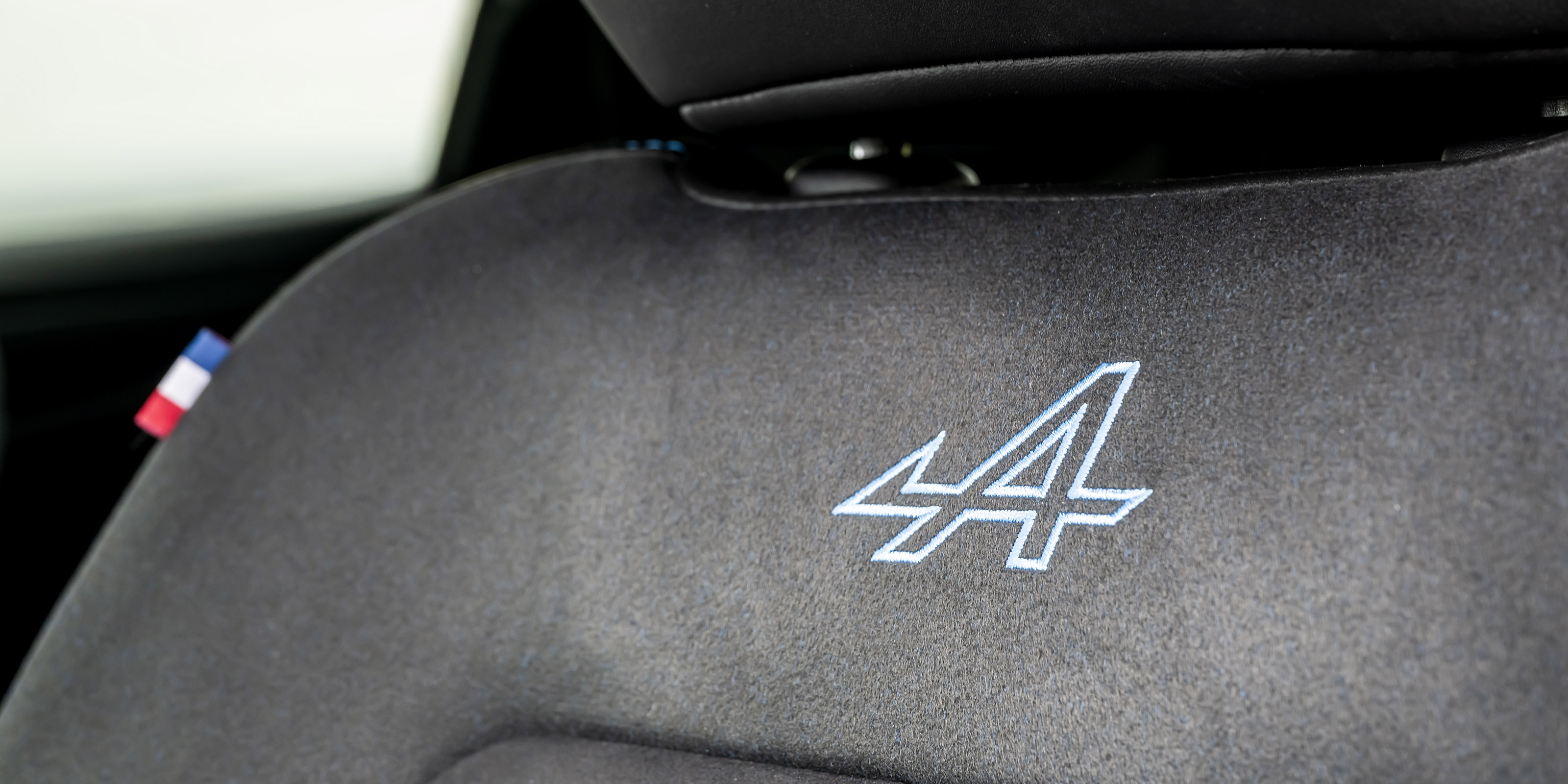 Renault Arkana Esprit Alpine seat stitching