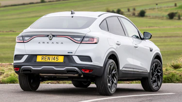 Renault Arkana rear cornering