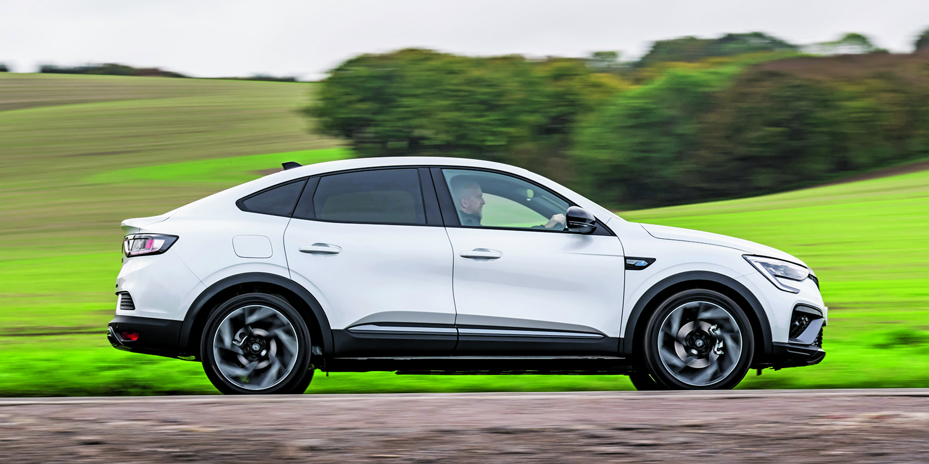 Renault Arkana side panning