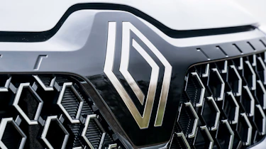 Renault Arkana grille