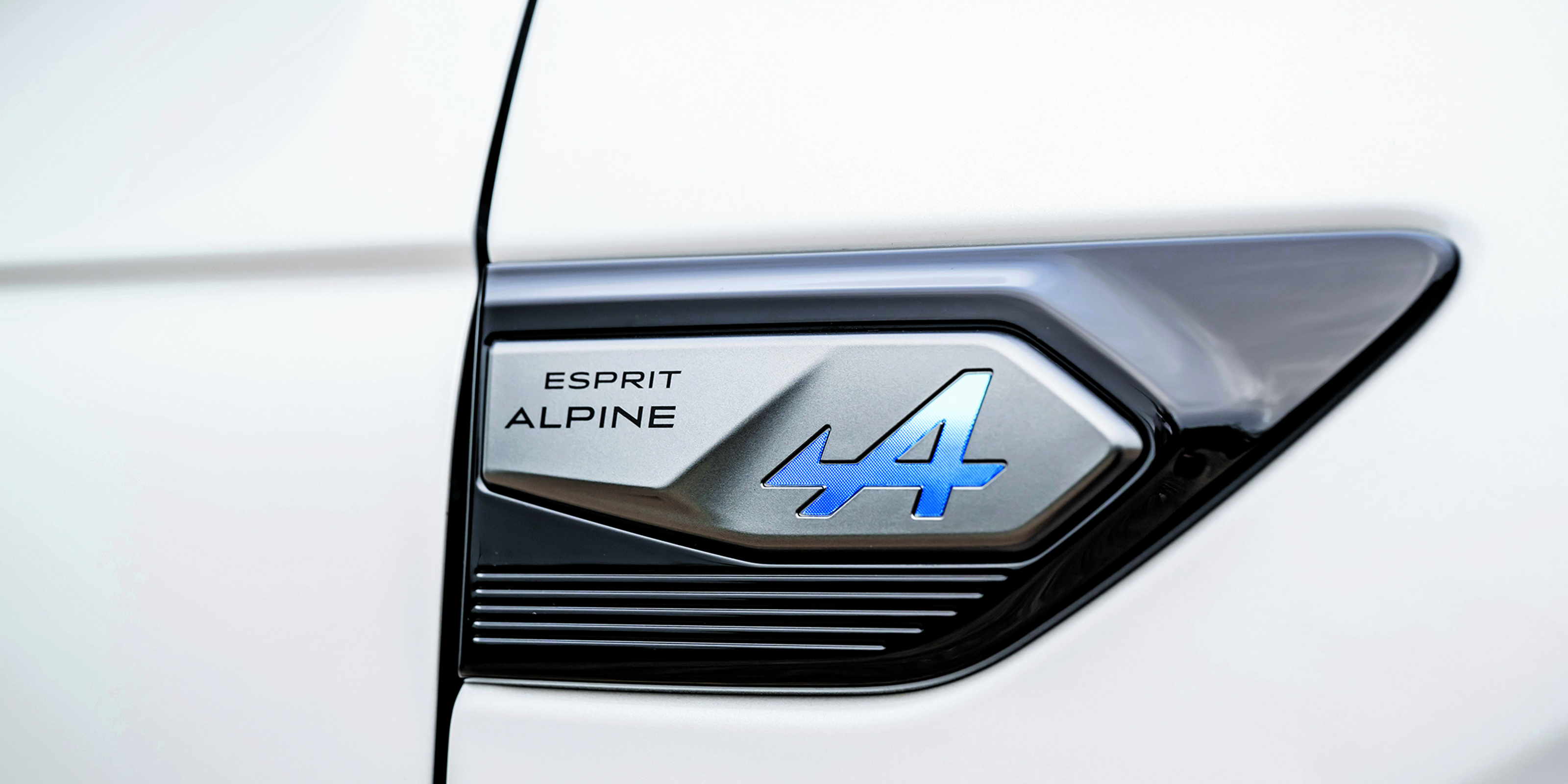 Renault Arkana Esprit Alpine badge