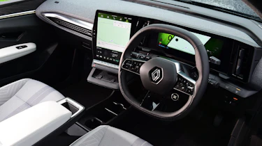 Renault Scenic vs Hyundai Ioniq 5 - Renault Scenic fron interior