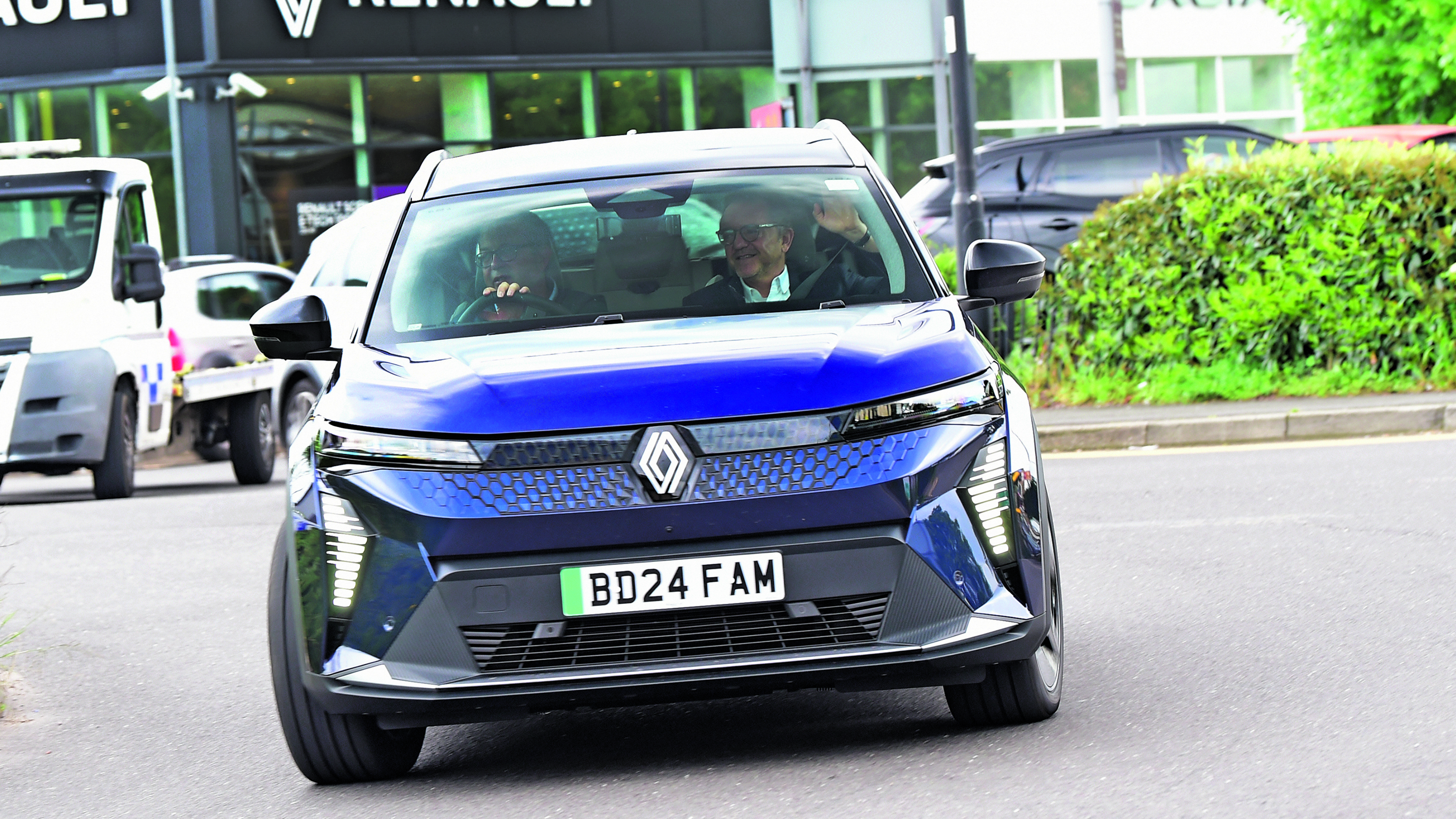 Renault Scenic - front tracking 