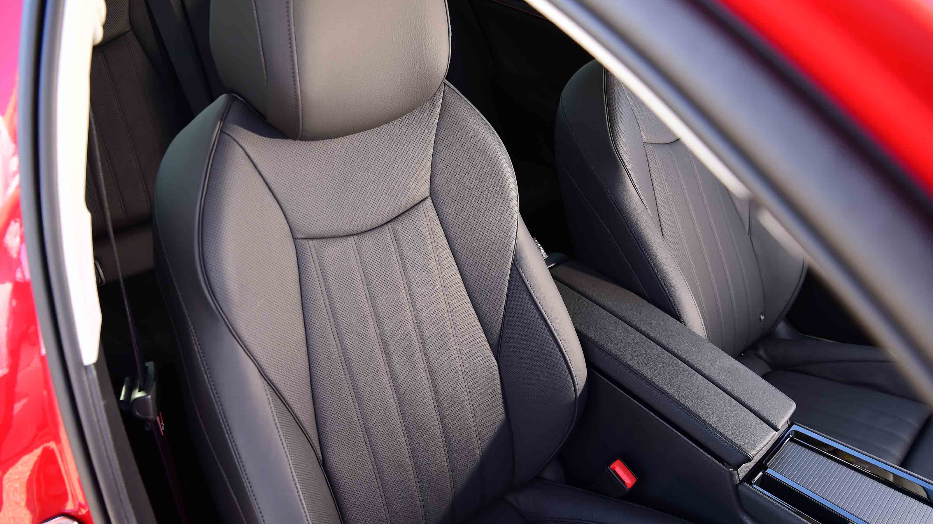 Skoda Superb hatch - driver's seat