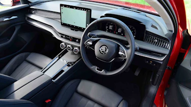 Skoda Superb hatch - dashboard