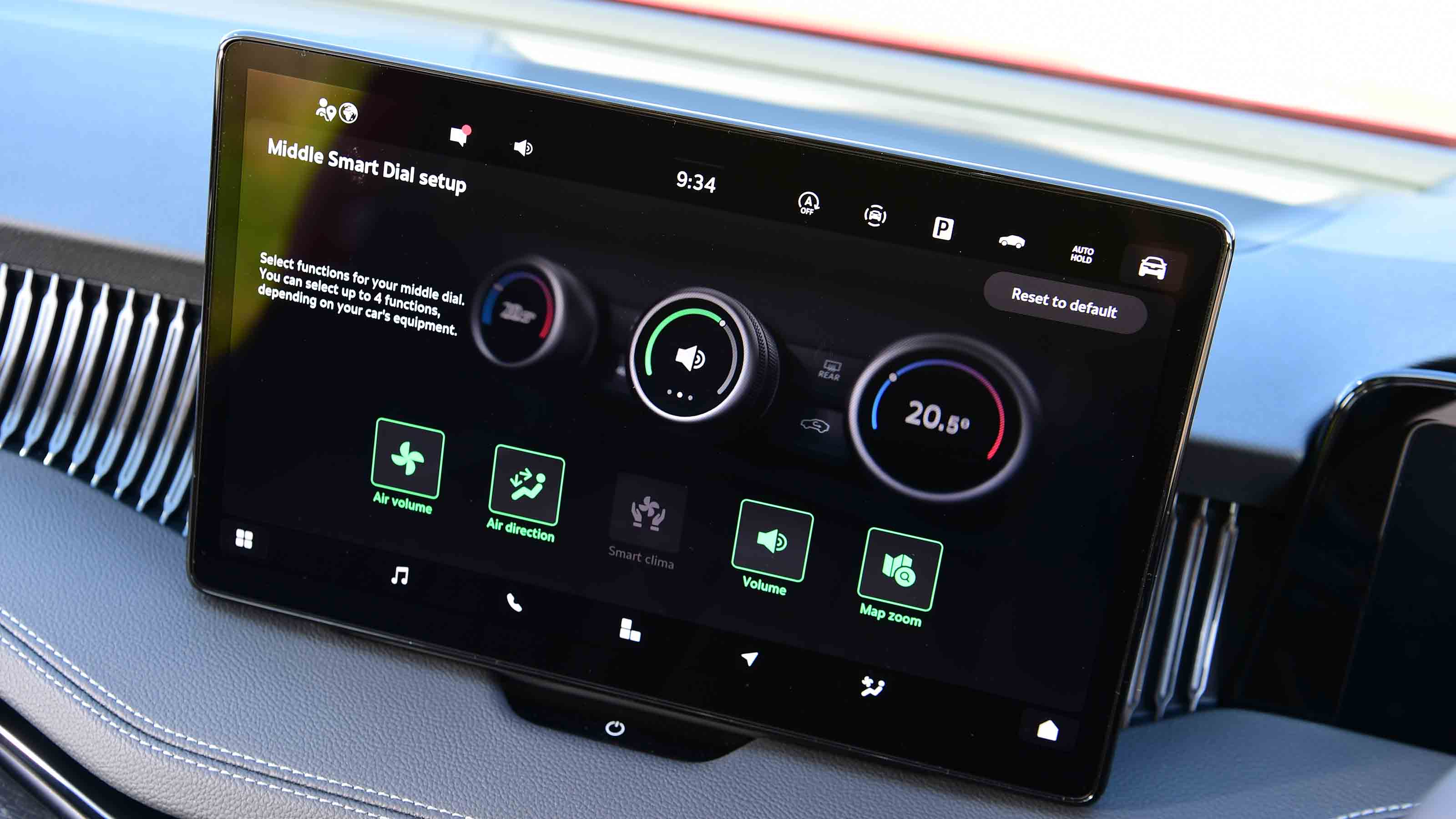 Skoda Superb hatch - infotainment 'Smart Dials' set up screen