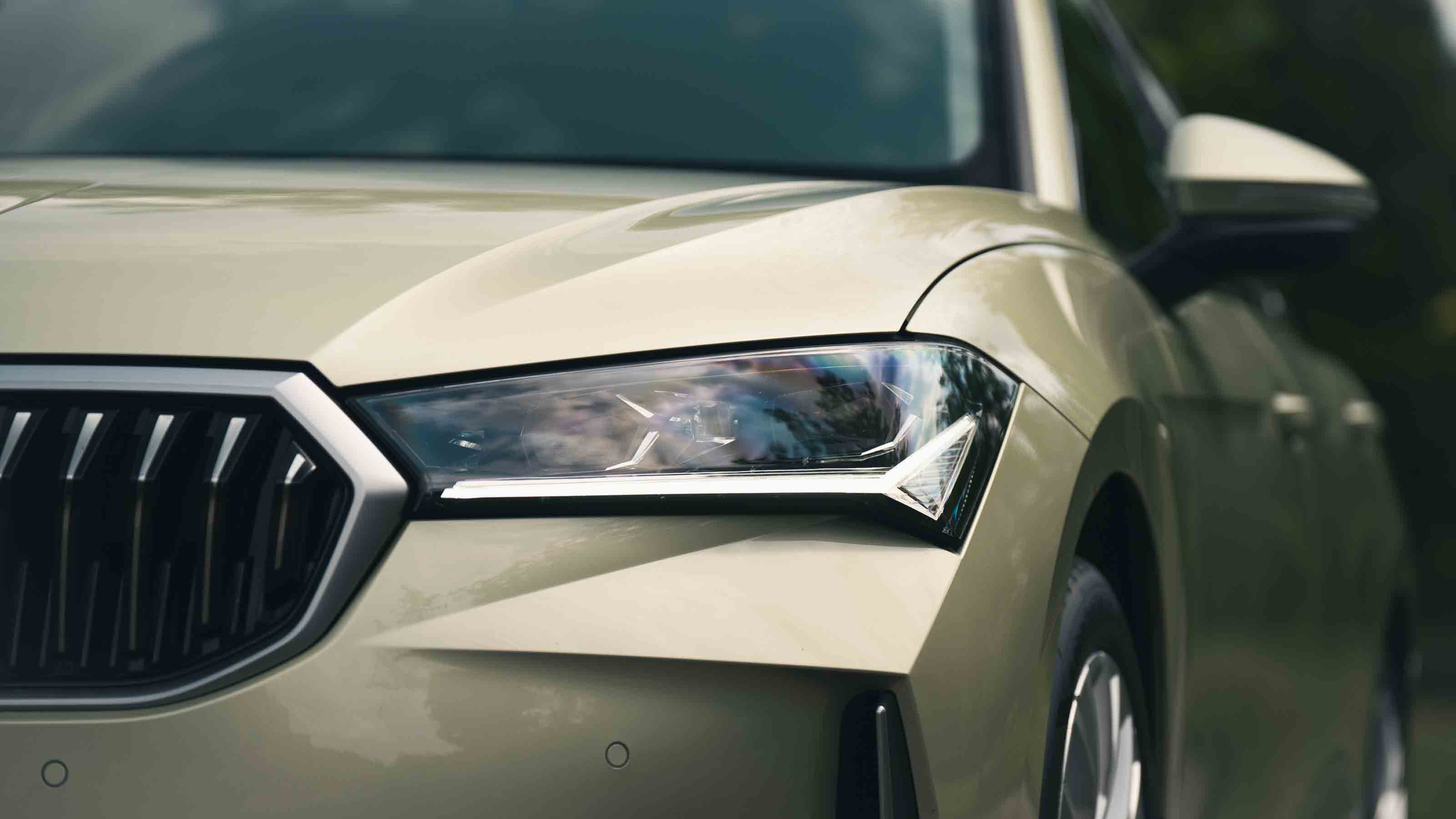 Skoda Superb Estate - headlight detail