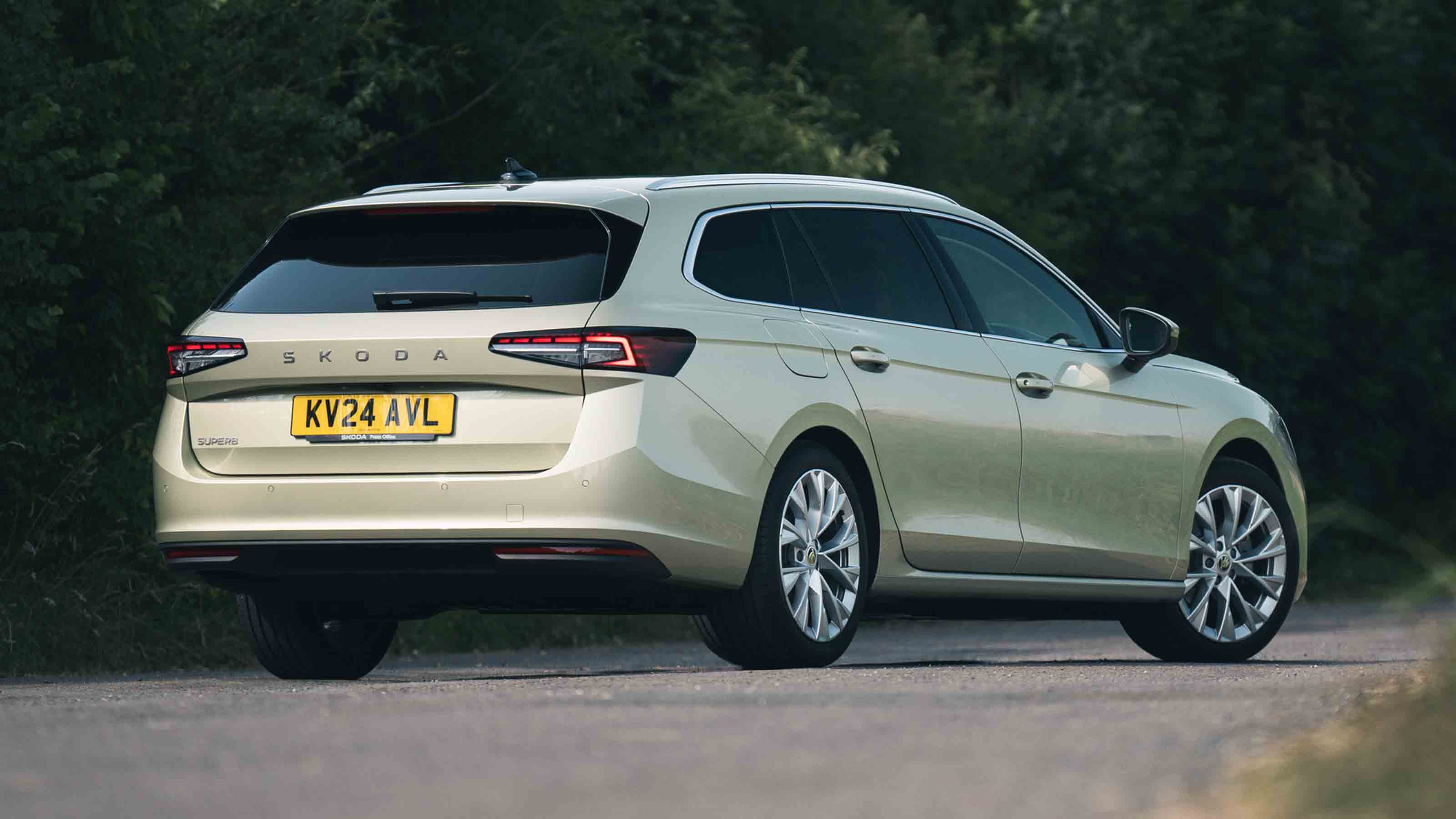 Skoda Superb Estate - rear corner static