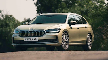 Skoda Superb Estate - front corner static