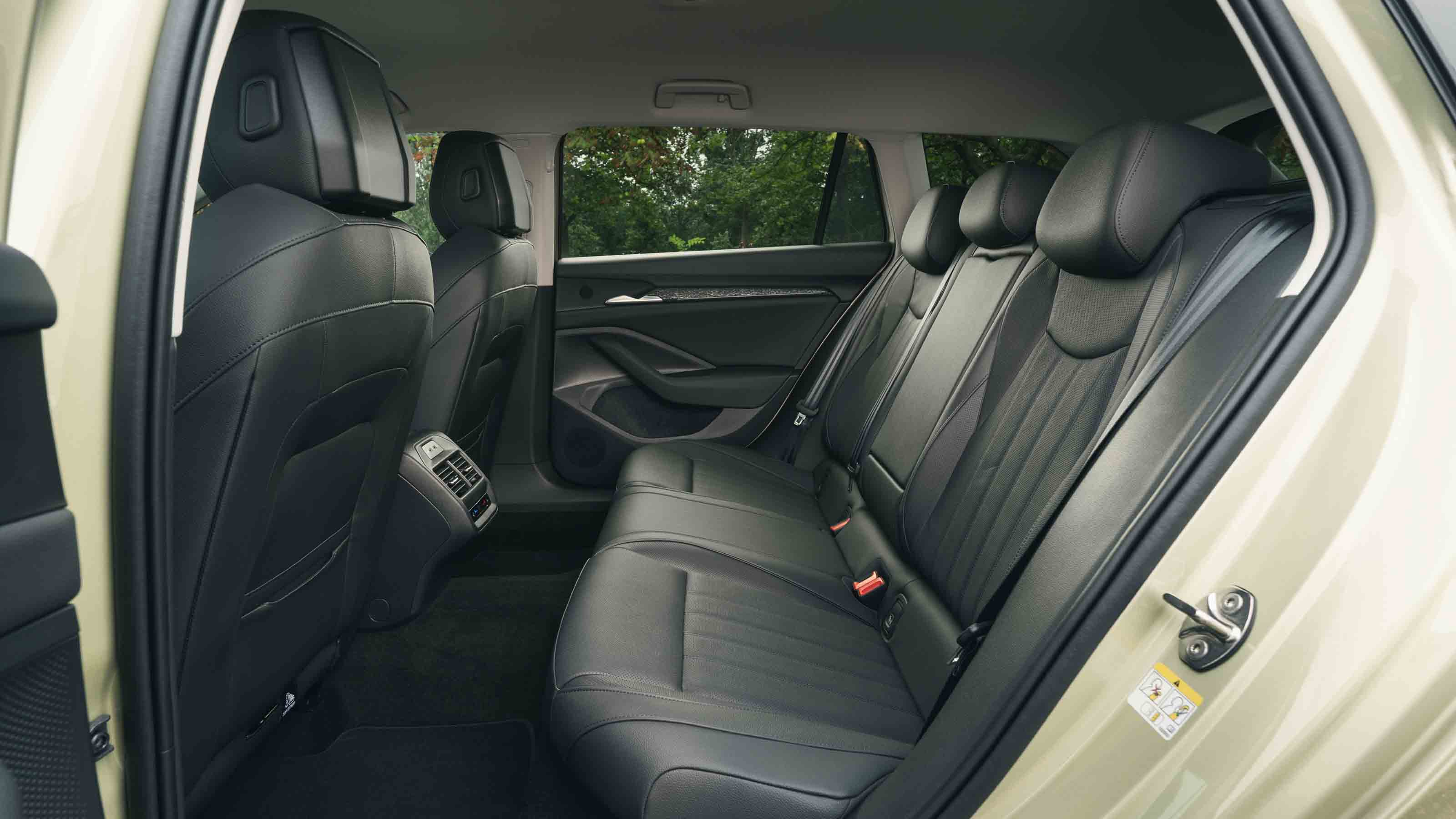 Skoda Superb Estate - rear seats