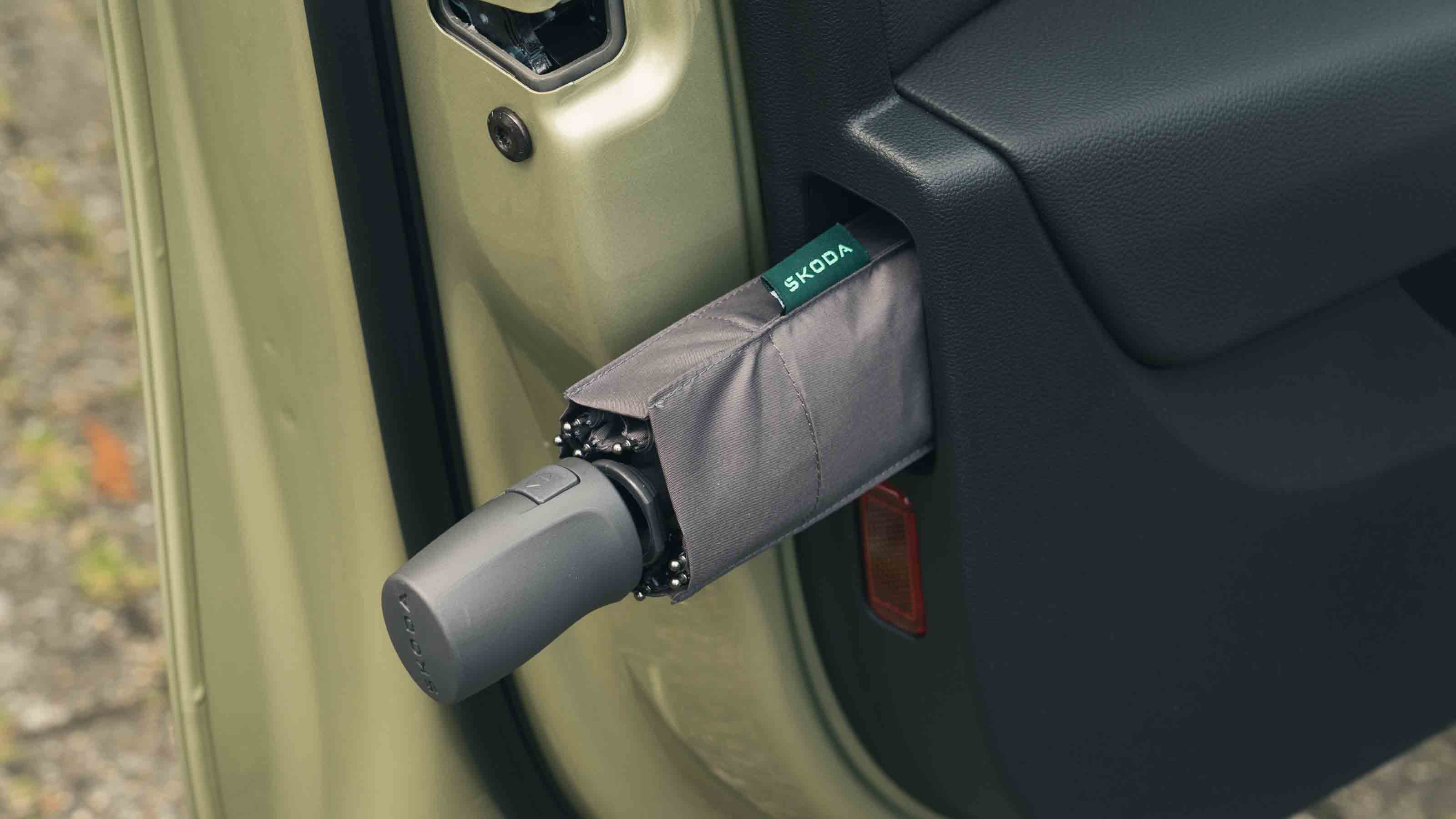 Skoda Superb Estate - umbrella