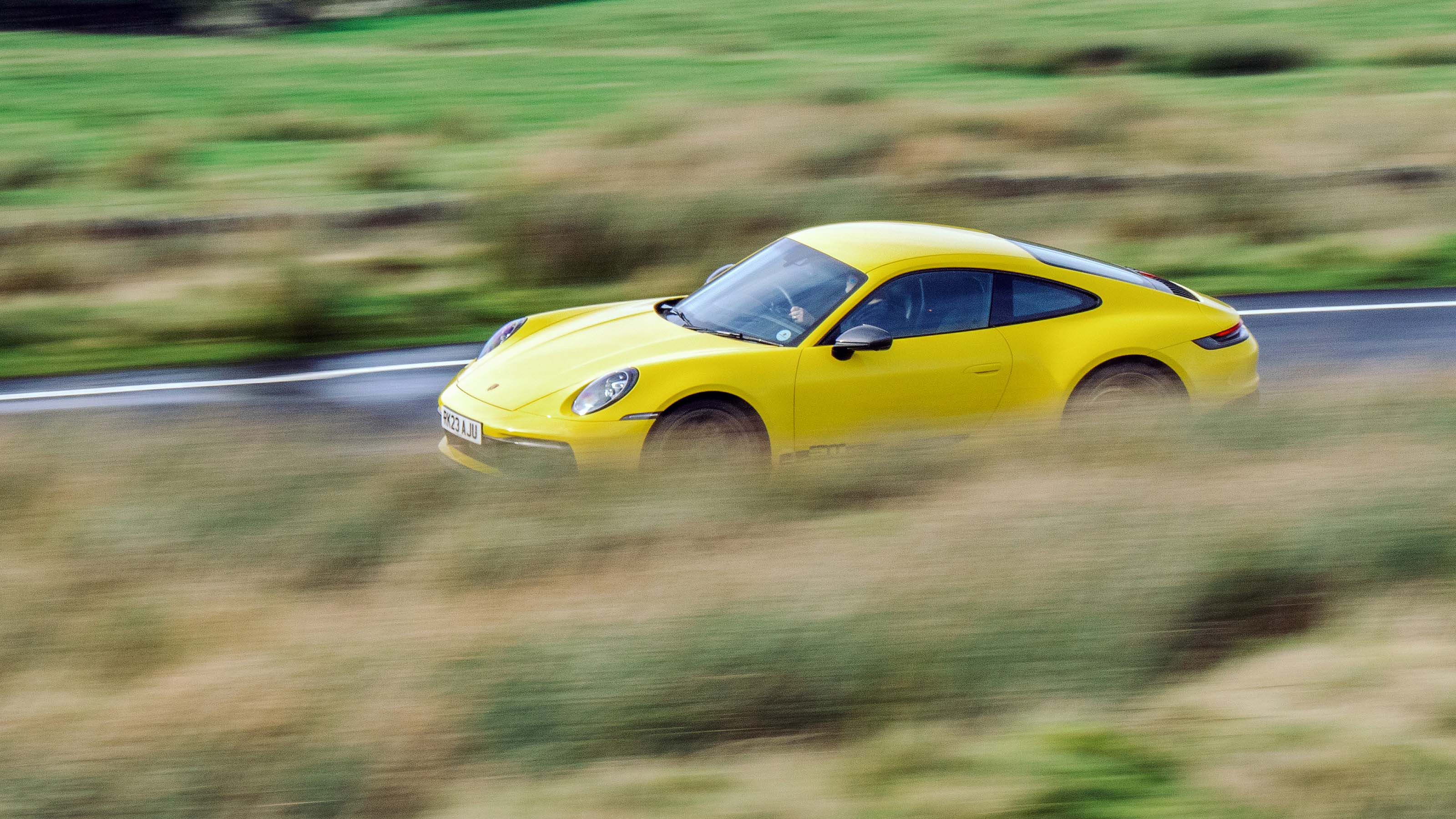 Porsche 911 T side panning