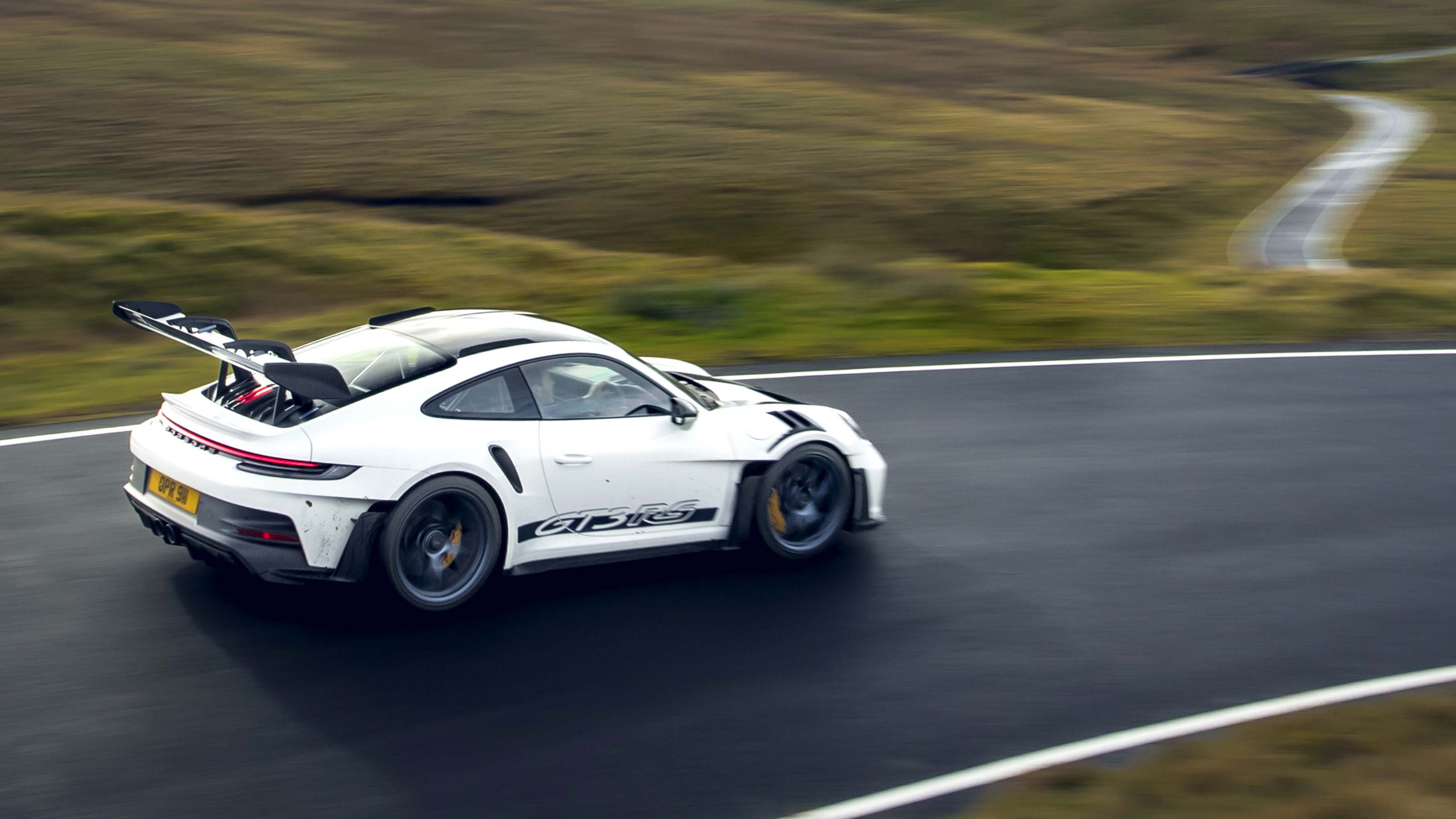 Porsche 911 GT3 RS rear cornering