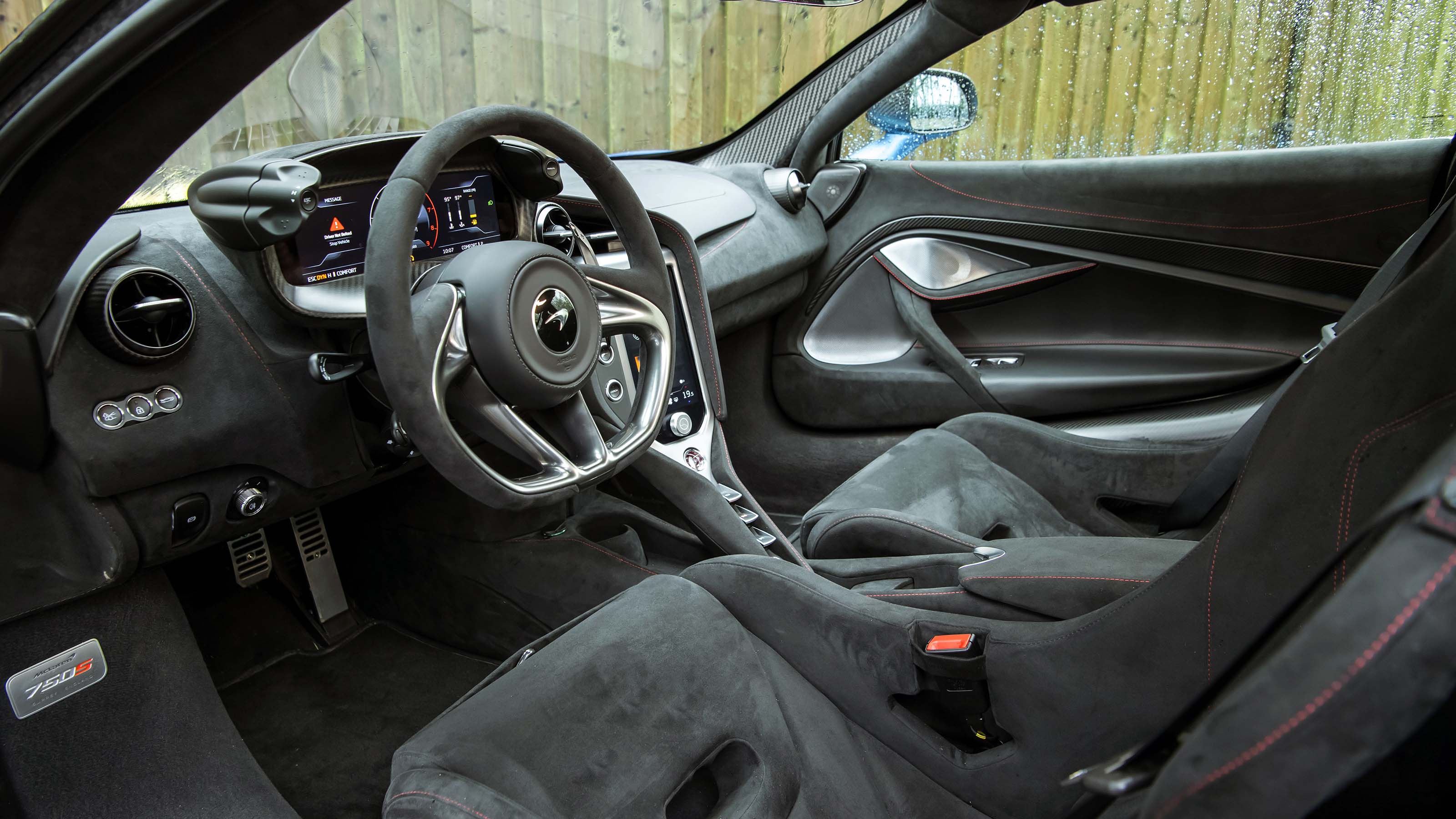 McLaren 750S interior