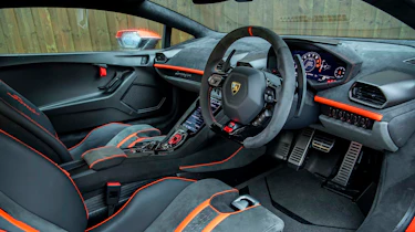 Lamborghini Huracan interior