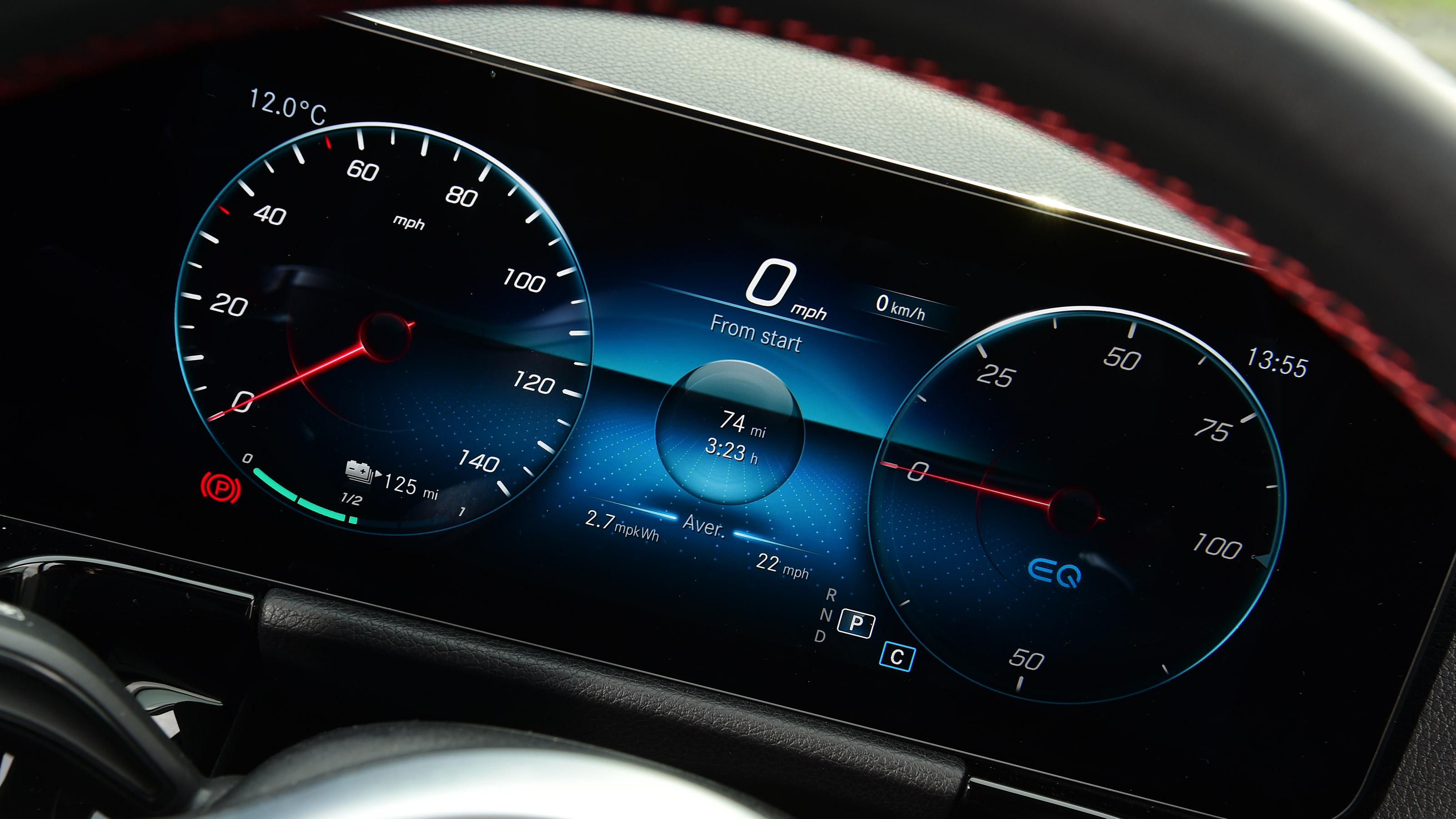 Used Mercedes EQA - dials