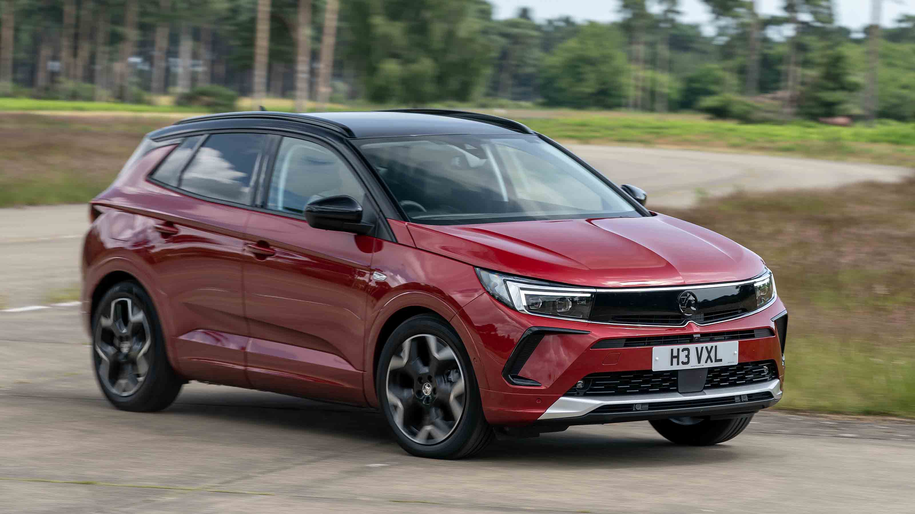 Vauxhall Grandland - front cornering