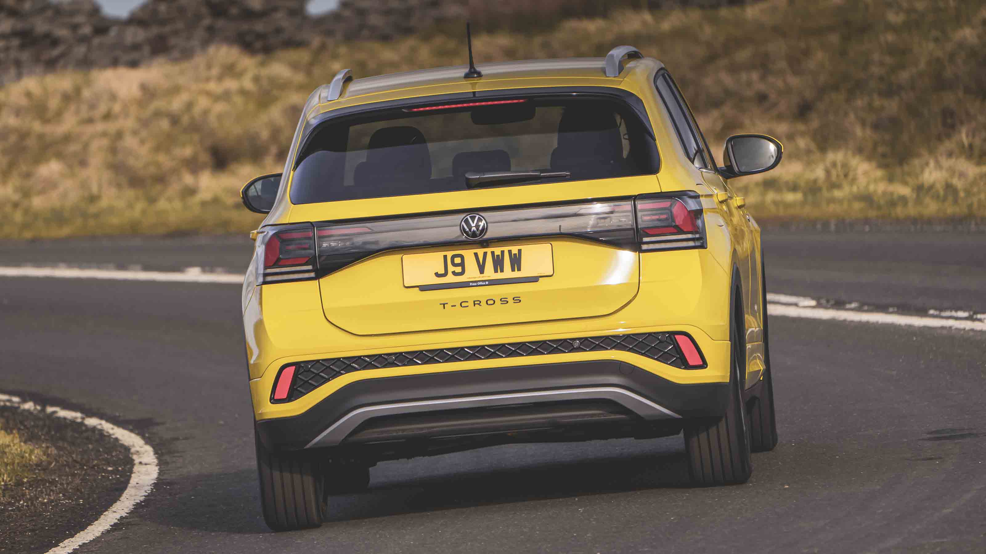 Volkswagen T-Cross - rear full width