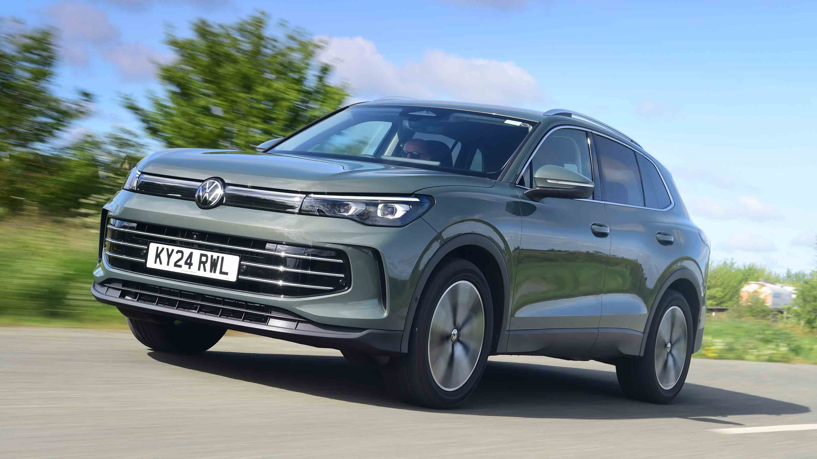 Volkswagen Tiguan - main image