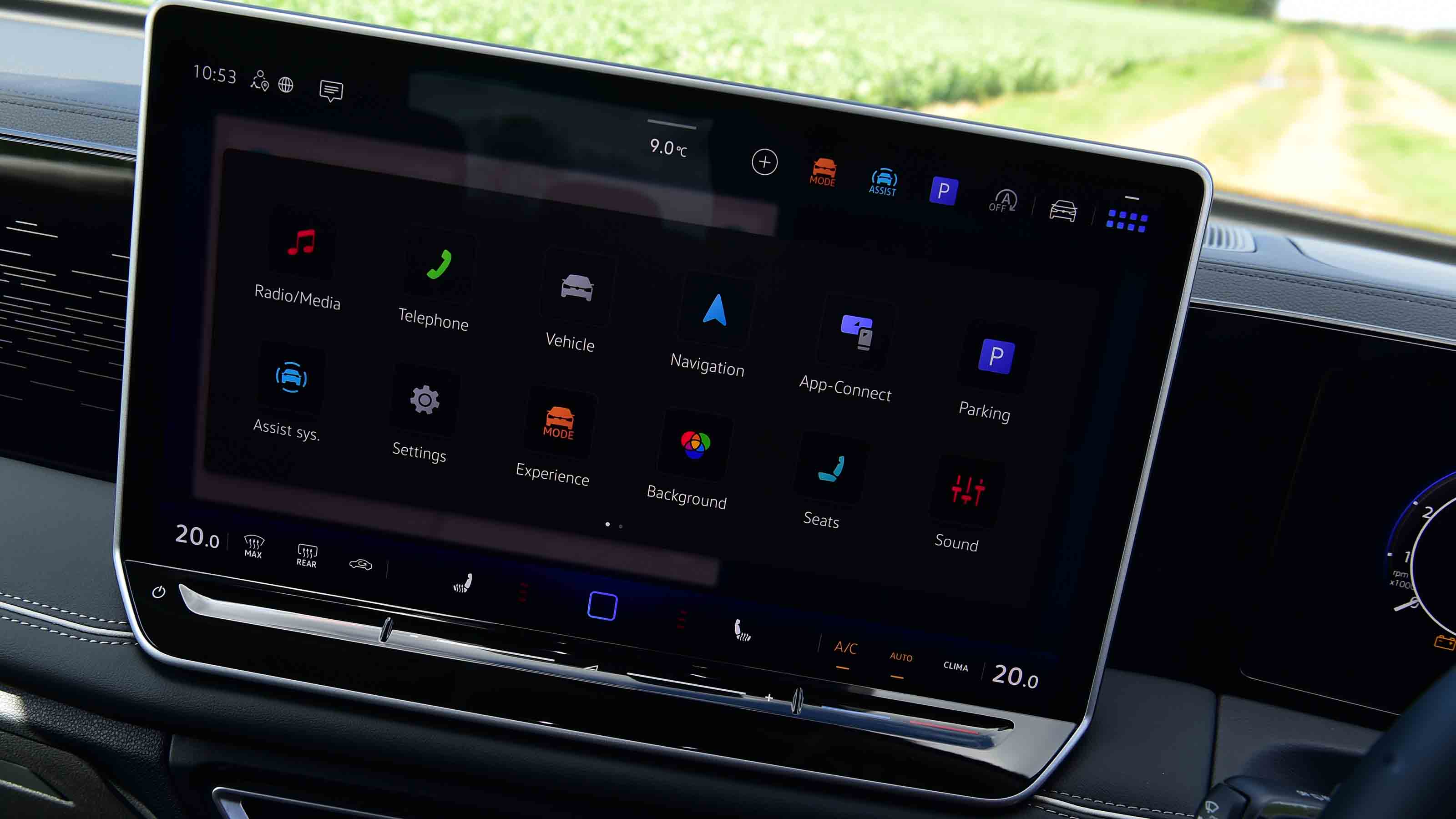 Volkswagen Tiguan - infotainment main menu