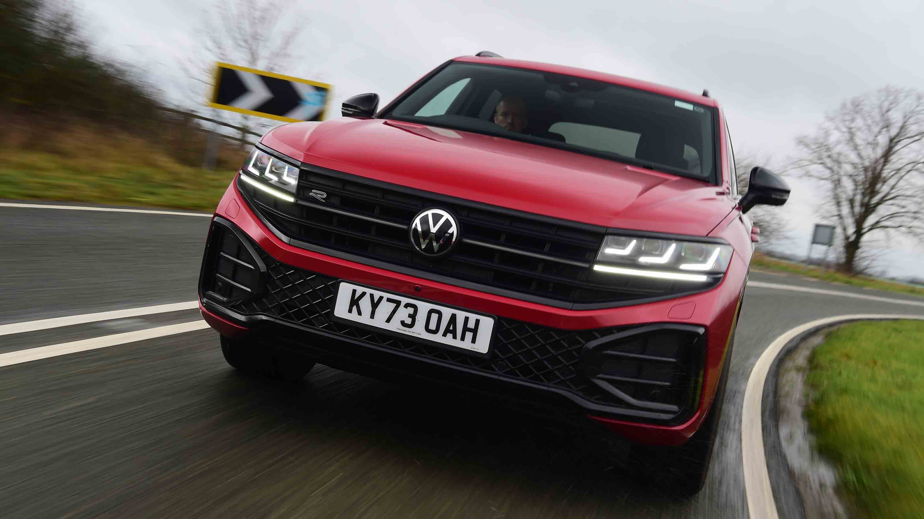 Volkswagen Touareg 3.0 TDI 4MOTION Black Edition – front full width