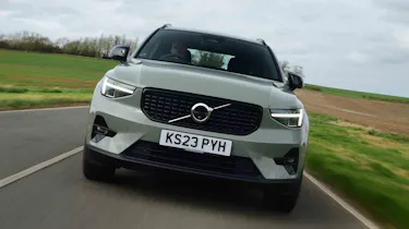 Volvo XC40 - front full width