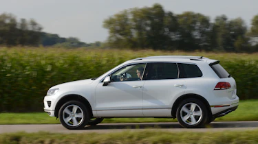 VW Touareg side