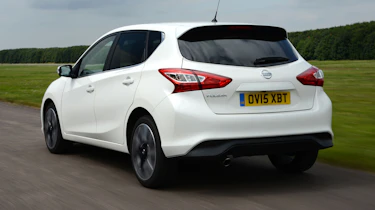Nissan Pulsar - rear tracking