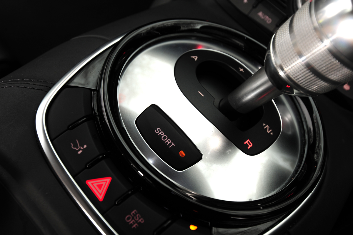Audi R8 coupe gearlever