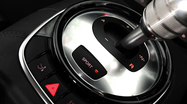 Audi R8 coupe gearlever