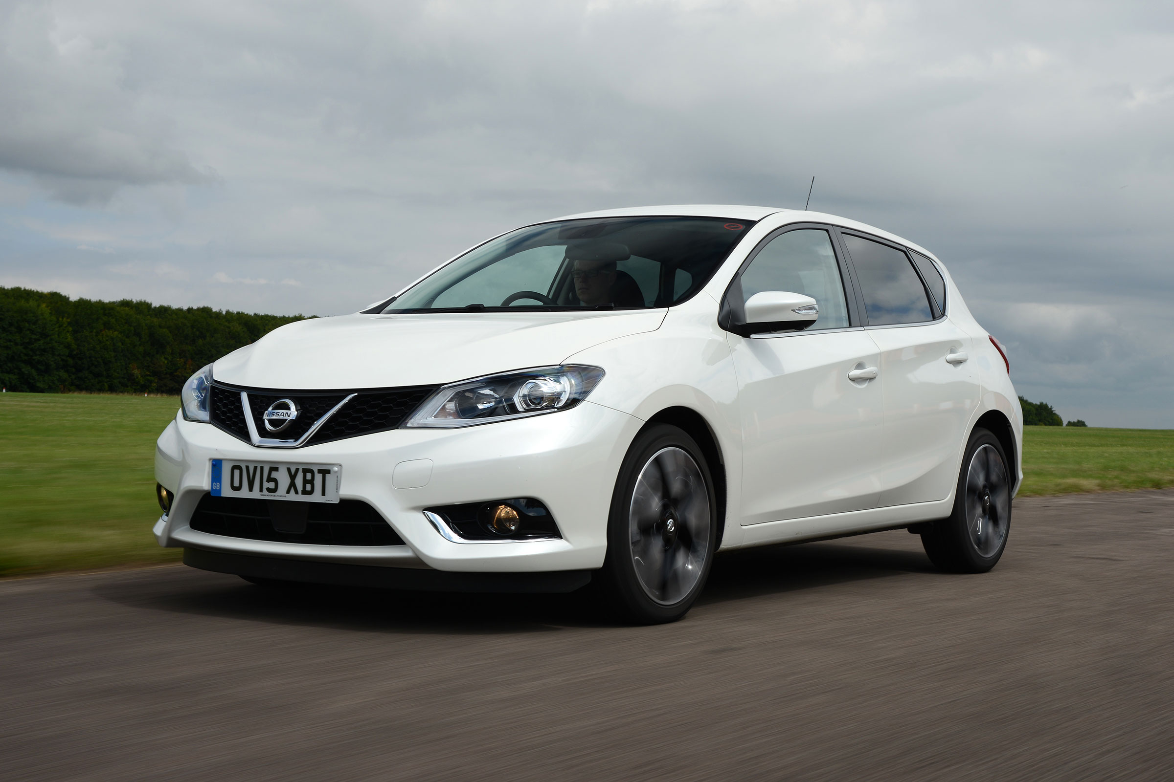 Nissan Pulsar - front tracking
