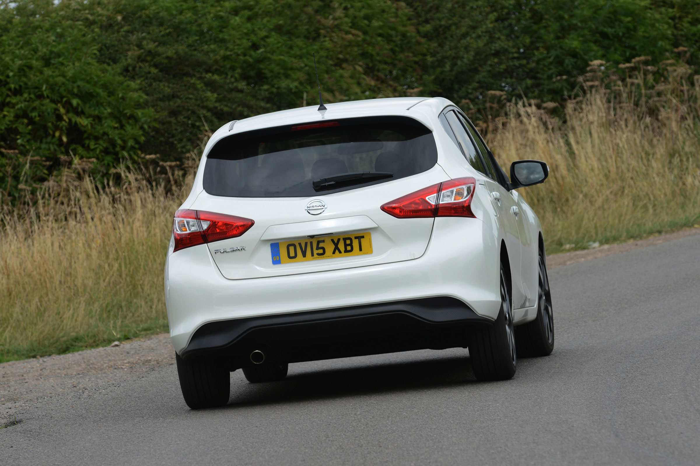Nissan Pulsar - rear cornering