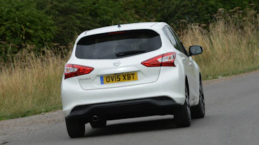 Nissan Pulsar - rear cornering