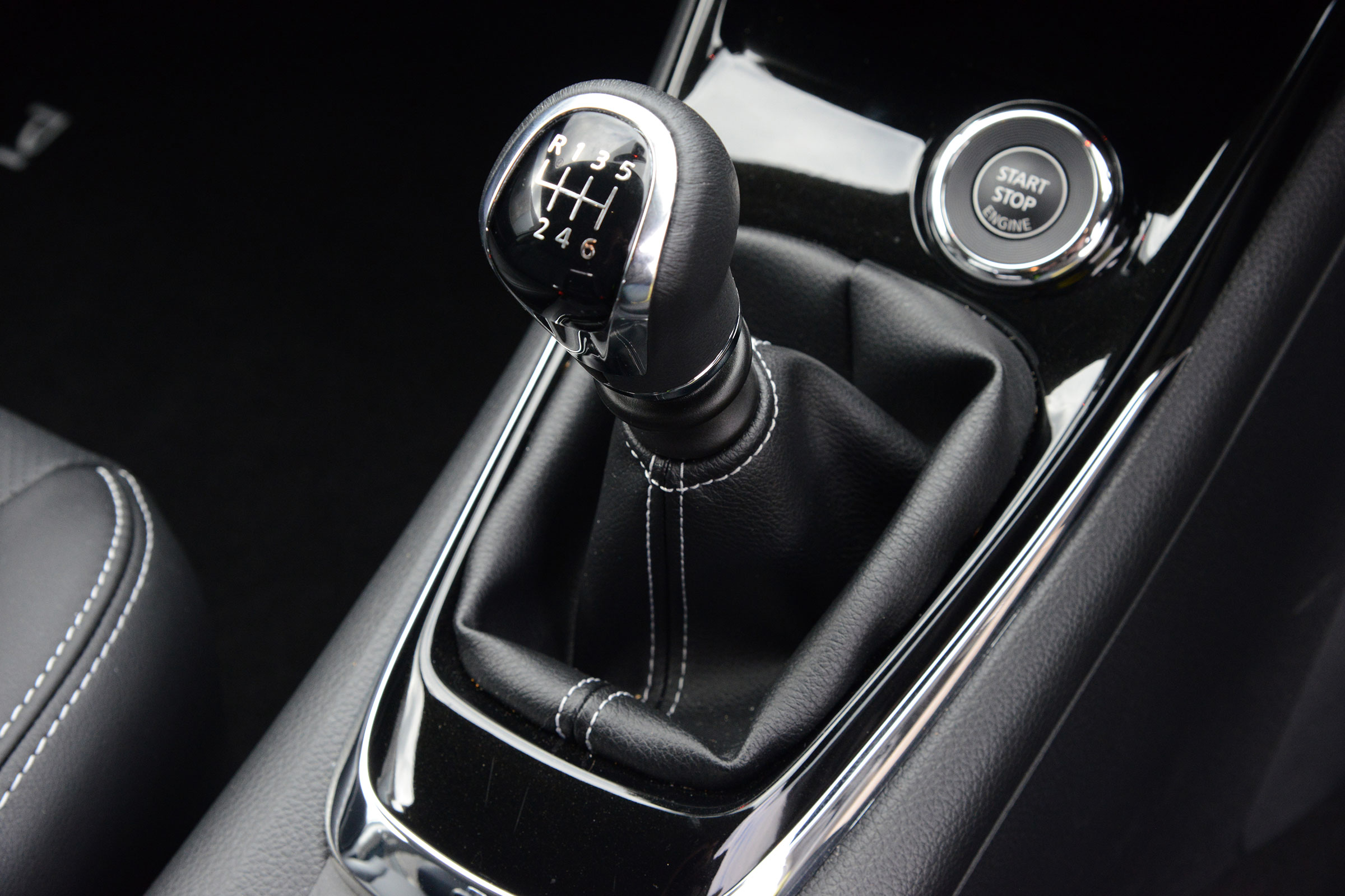 Nissan Pulsar - gearlever