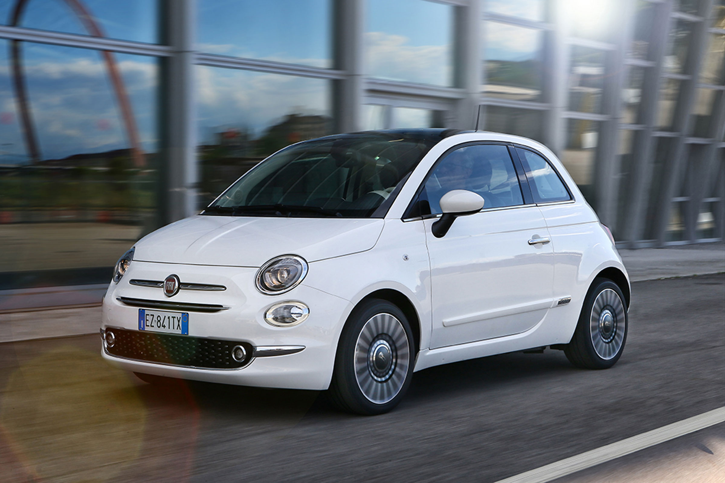 Fiat 500 facelift - front action