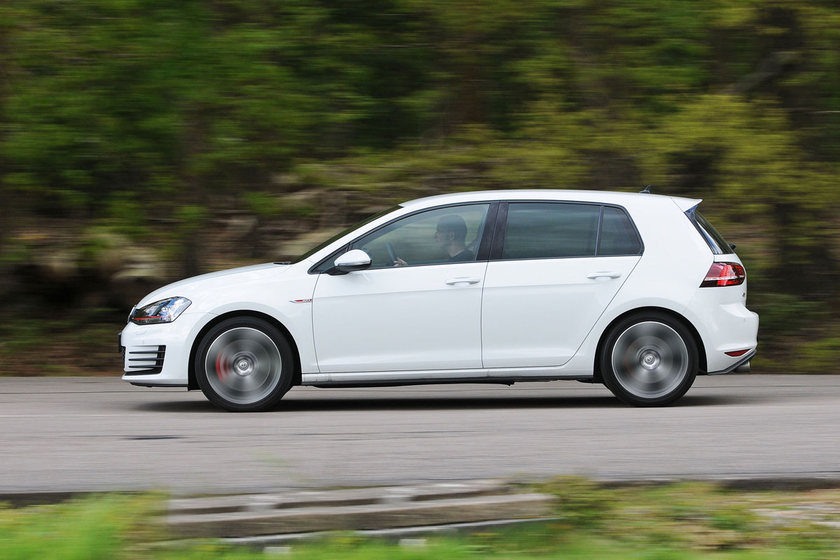 Volkswagen Golf GTI profile